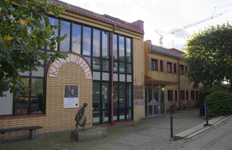 Sjöbo bibliotek, utsida